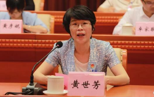 黃世芳簡歷：中國駐毛里求斯大使黃世芳，曾任來賓市委常委、宣傳部部長、副市長，東興市長