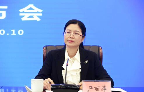 嚴(yán)麗萍簡歷：廣西自治區(qū)檢察院副檢察長嚴(yán)麗萍，曾任南寧市委常委、統(tǒng)戰(zhàn)部部長