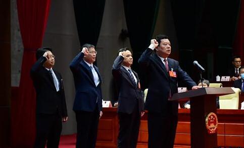 奉海峰任防城港市人大主任，黃炳利任防城港市人大副主任，黃世根任市檢察院檢察長（簡歷）