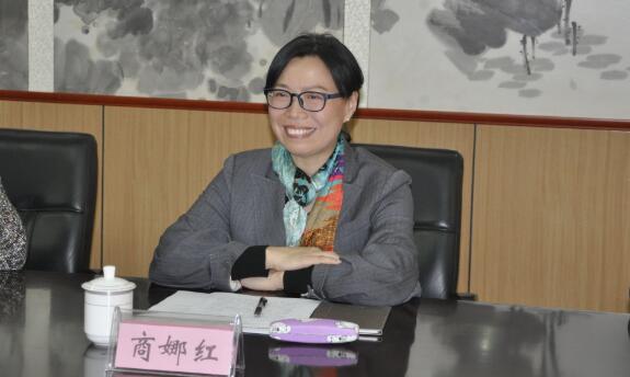商娜紅簡歷：廣西政府發(fā)展研究中心副主任商娜紅，曾任廣西大學(xué)副校長，玉林市委常委、統(tǒng)戰(zhàn)部長