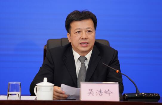 吳浩嶺簡(jiǎn)歷：廣西產(chǎn)業(yè)園區(qū)改革辦副主任、投資促進(jìn)局副局長(zhǎng)吳浩嶺，曾任梧州市委常委、常務(wù)副市長(zhǎng)