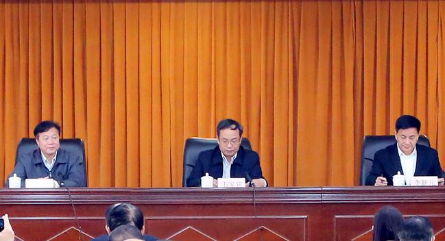李新元簡歷：李新元被查，曾任廣西農(nóng)業(yè)農(nóng)村廳黨組書記、貴港市委書記，劉俊任廣西人大外事華僑委主任委員（李新元|劉俊簡歷）