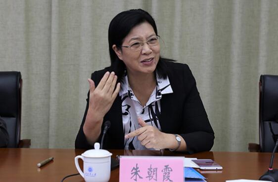 朱朝霞簡歷：廣西職業(yè)師范學院院長朱朝霞，曾任玉林市委常委、常務副市長