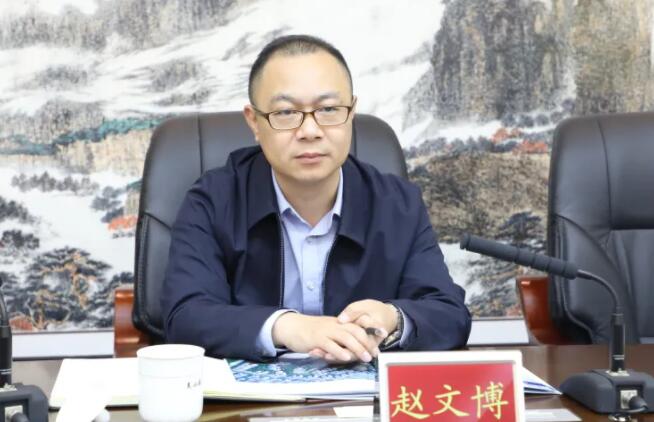 趙文博簡歷：欽州市靈山縣委書記趙文博，曾任欽州濱海新城投資集團(tuán)董事長、靈山縣長