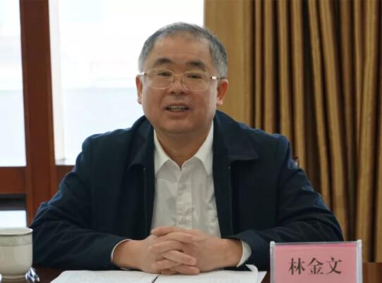 林金文簡(jiǎn)歷：廣西自治區(qū)人大法制委員會(huì)副主任委員林金文，曾任廣西高院副院長(zhǎng)、司法廳廳長(zhǎng)、商務(wù)廳副廳長(zhǎng)