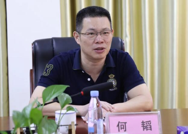 何韜簡歷：柳州市柳城縣委副書記、縣長何韜，曾任柳州市住建局局長，柳城縣委常委、常務(wù)副縣長