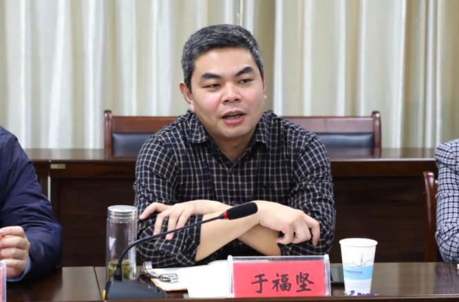 于福堅(jiān)簡歷：柳州市融安縣委書記于福堅(jiān)，曾任柳南區(qū)委副書記、區(qū)長，融安縣長，富川縣副書記、常務(wù)副縣長