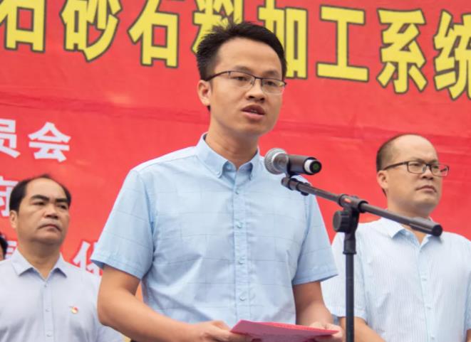 韋建明簡歷：百色市田林縣委書記、縣長韋建明，曾任廣西鄉(xiāng)村振興局綜合處處長