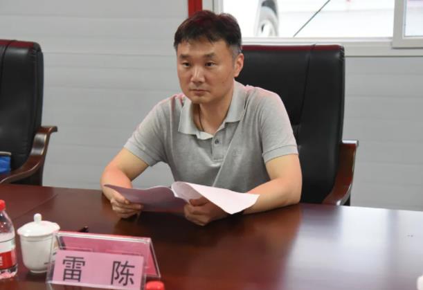雷陳簡歷：北海市副市長雷陳，曾任龍勝縣委書記，秀峰區(qū)委書記、區(qū)長，永?？h委副書記、副縣長