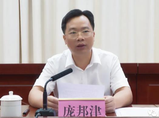 龐邦津簡(jiǎn)歷：玉林市陸川縣委副書記、縣長(zhǎng)龐邦津，曾任陸川縣委常委、常務(wù)副縣長(zhǎng)、紀(jì)委書記