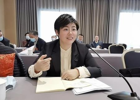 歐彥伶簡歷：河池市商務(wù)局局長歐彥伶，曾任羅城縣副縣長、人大副主任