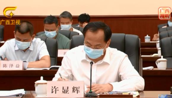 許顯輝簡歷：廣西自治區(qū)政府副主席許顯輝，曾任湖南省副省長、公安廳廳長