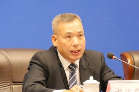 方建安簡歷：欽州市人大副主任方建安，曾任欽州市委秘書長、農(nóng)業(yè)農(nóng)村局局長