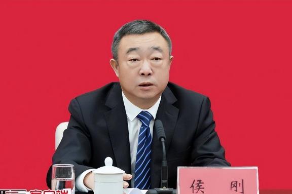 侯剛?cè)文蠈幨虚L(zhǎng)，廖立勇不再擔(dān)任南寧市委副書(shū)記、市人民政府市長(zhǎng)職務(wù)