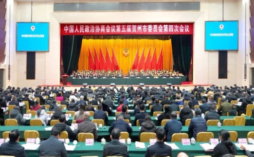 胡建華任賀州市政協(xié)主席，曾任廣西黨校常務(wù)副校長(zhǎng)，南寧市委常委、宣傳部部長(zhǎng)、統(tǒng)戰(zhàn)部部長(zhǎng)（胡建華簡(jiǎn)歷）