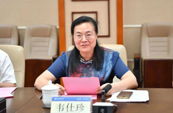韋仕珍簡(jiǎn)歷：廣西民族大學(xué)校長(zhǎng)韋仕珍，曾任梧州學(xué)院黨委書記，河池學(xué)院黨委副書記、組織部部長(zhǎng)